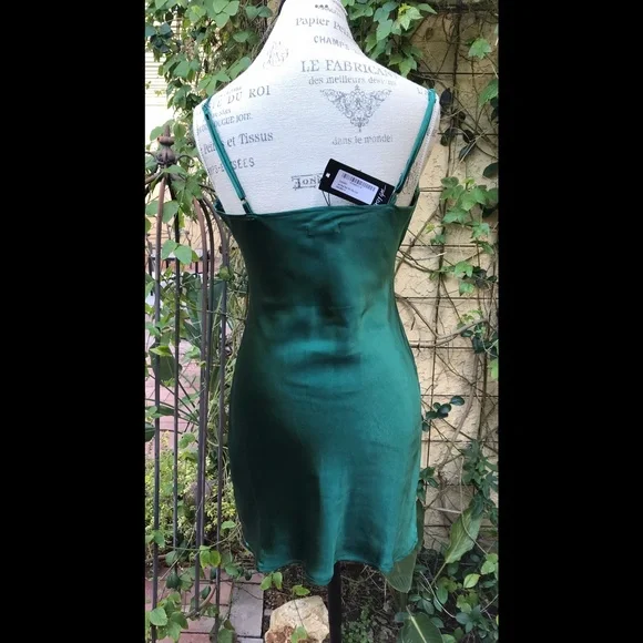 Nasty Gal NWTs Cowl Neck Satin Mini Dress Dark Green USA Sz 6 - Picture 4 of 6